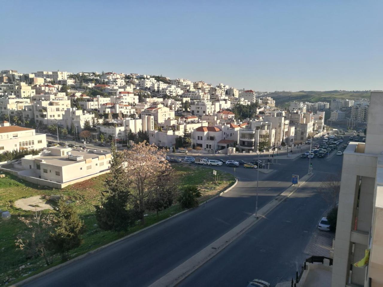 Dair Ghbar Gate Apartments Amman Exteriör bild